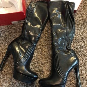 Women’s Guess Boots